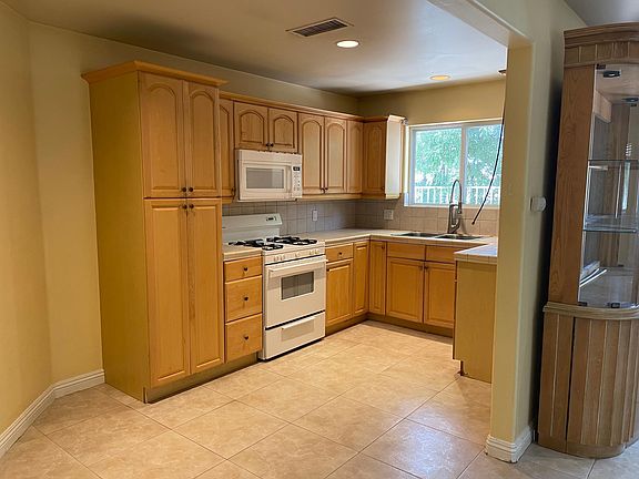 5th image of 5111 Avenida Oriente