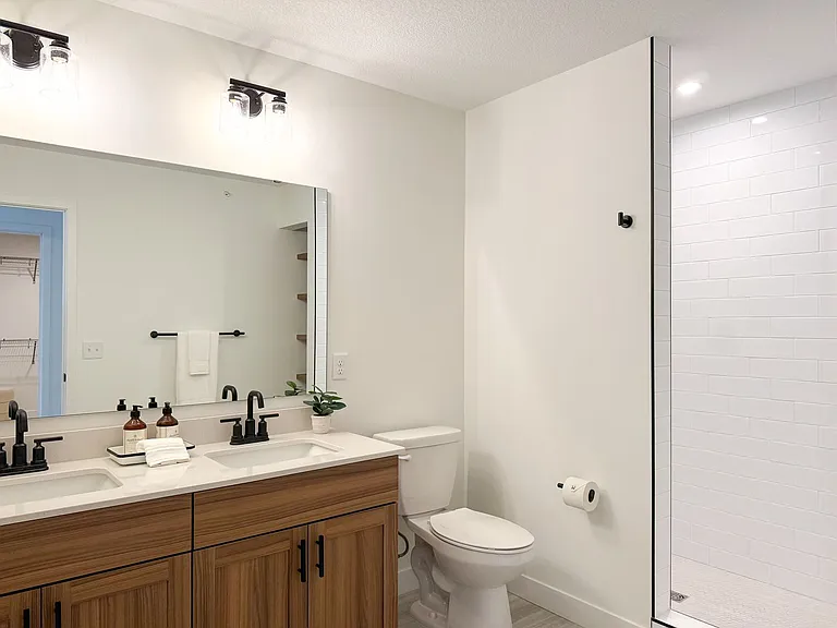 Woodhelm Townhomes — Photo 16