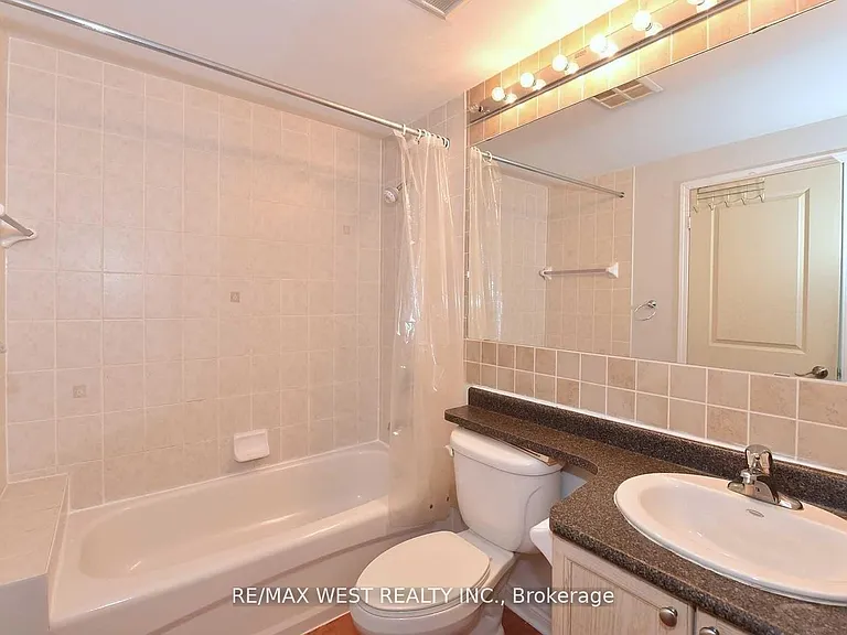 935 Sheppard Ave W #Penthouse 810 — Photo 31