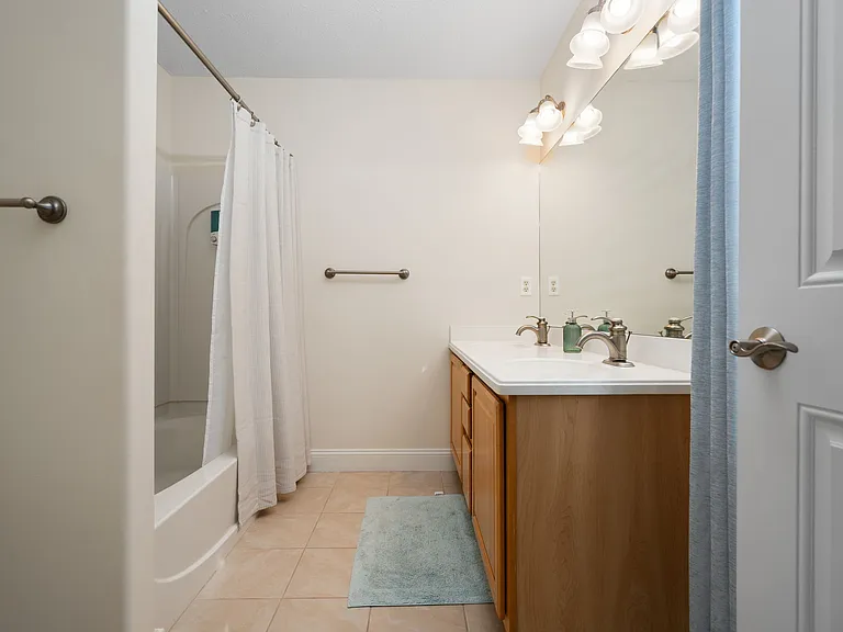 100 Hope St #210 — Photo 13