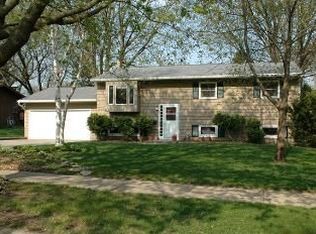 2213 Aspen Rd, Madison, WI 53711