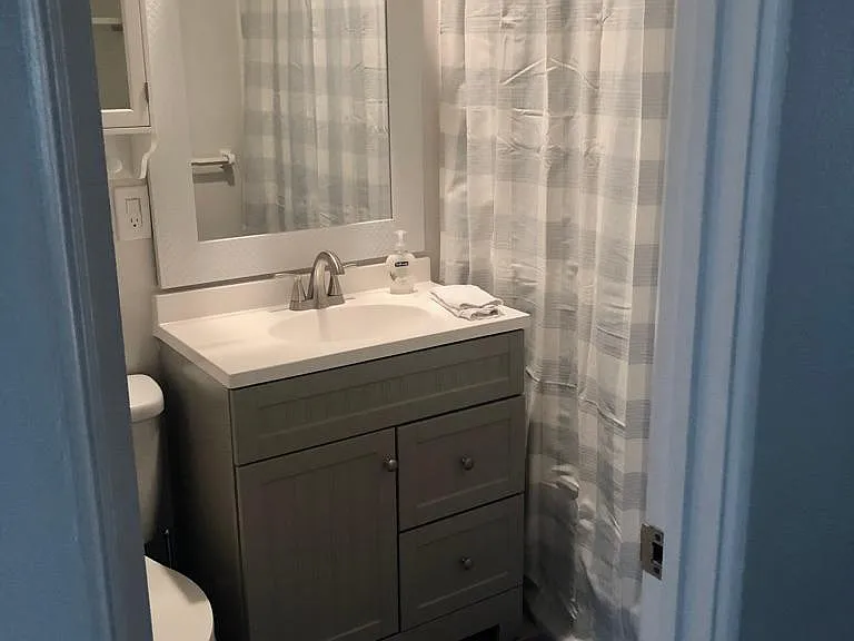 820 Huntington Ct — Photo 10