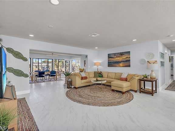 3rd image of 1443 Windsor Ct