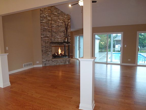 4th image of 24049 Royal Worlington Dr