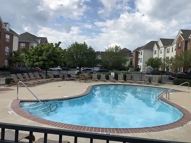 1901 N Lincoln Ave #211 — Photo 3
