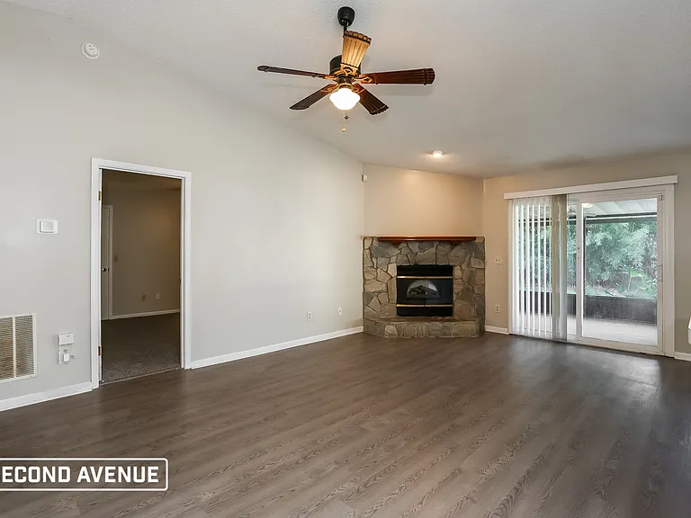 6604 Arancio Dr W — Photo 2