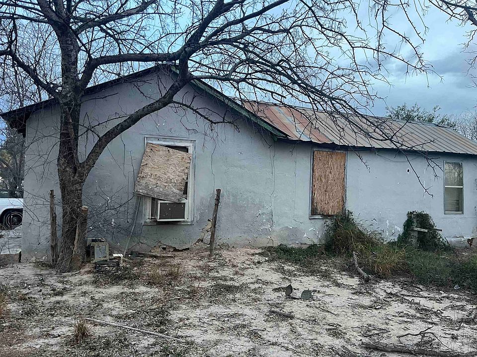 2nd image of 213 Warner St