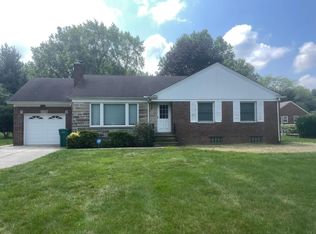 25832 Highland Rd, Richmond Heights, OH 44143