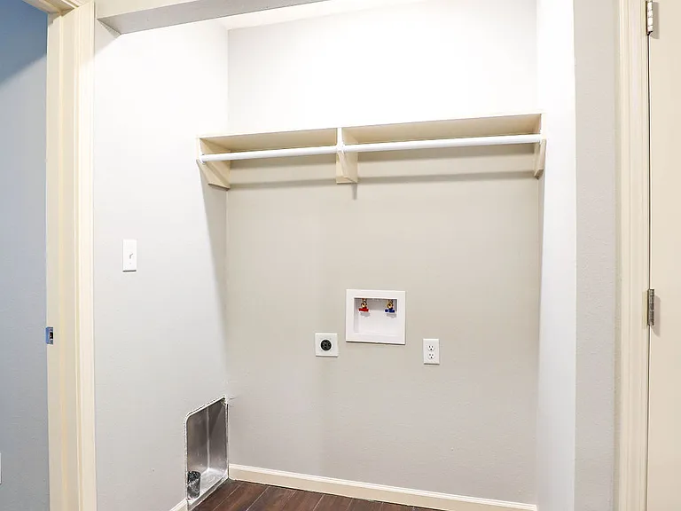 600 E Harrison St #C-301 — Photo 10