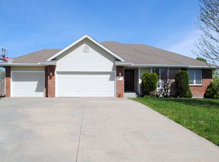 2728 SW Windermere Dr, Topeka, KS 66614