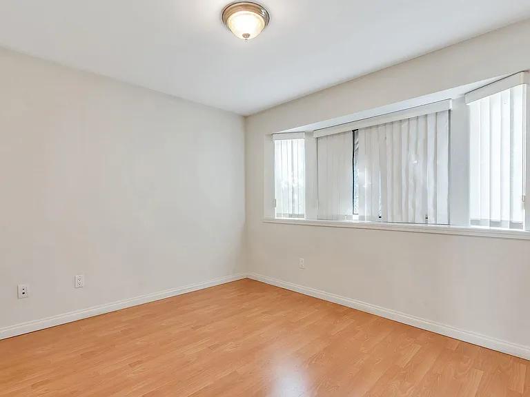 2291 E 12th Ave #BASEMENT — Photo 6