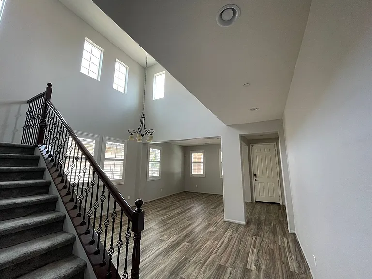 1591 Stow Grove Ave — Photo 5