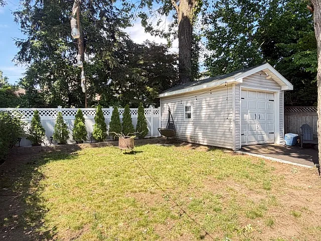 262 Windsor Rd — Photo 16