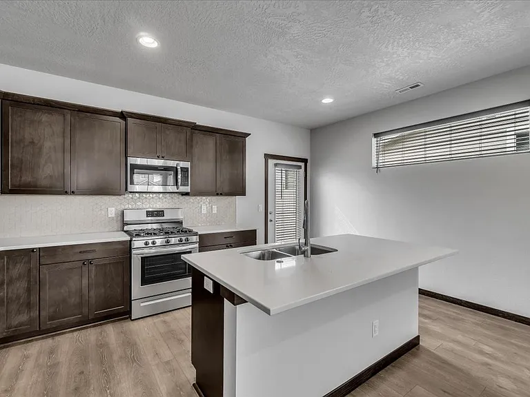 2905 N Corvus St — Photo 11