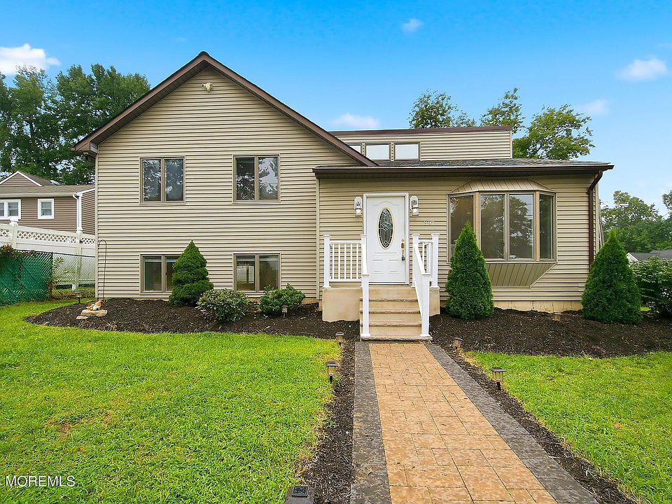 1st image of 897 Brookside Avenue