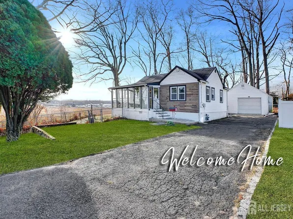 471 Beverly Dr, Keyport, NJ 07735