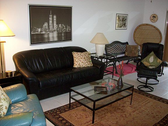 5th image of 2845 SW 22nd Avenue #106