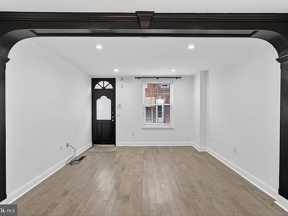 5th image of 3040 Mercer St