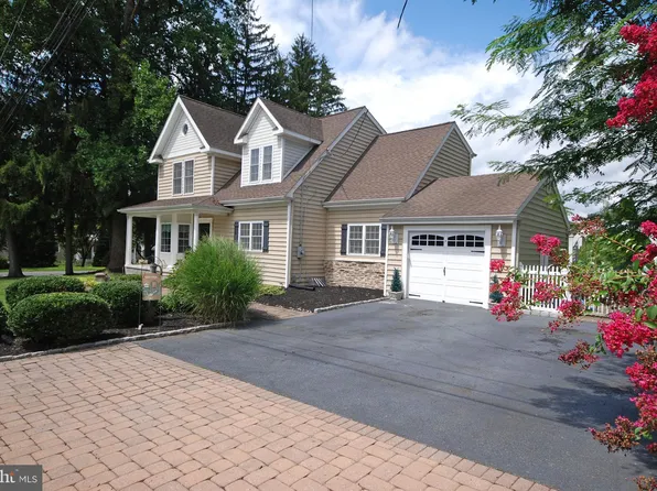 12 Harrison Ave, Titusville, NJ 08560