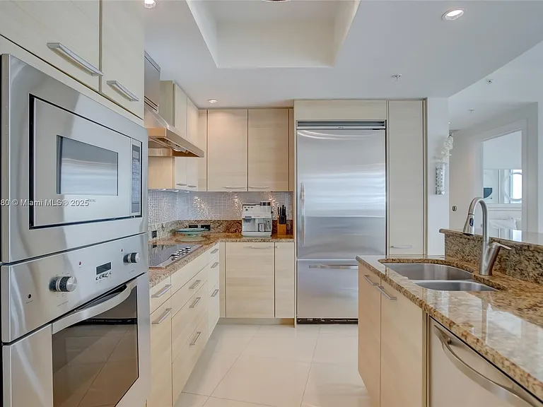1 N Ocean Blvd #1011 — Photo 11