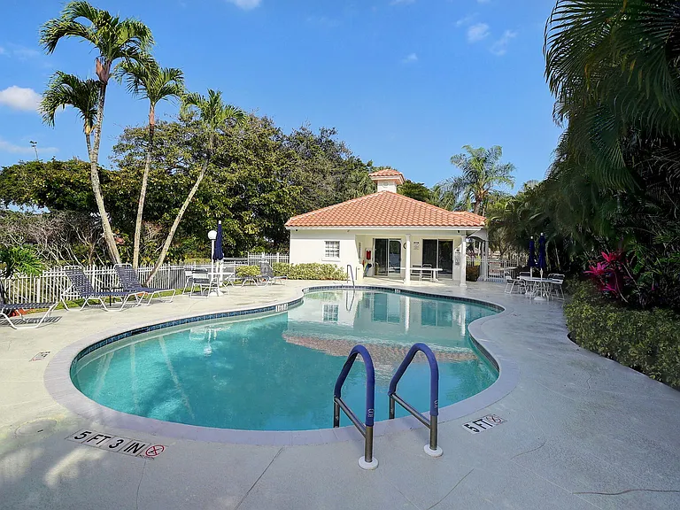 5225 Brookview Dr — Photo 91