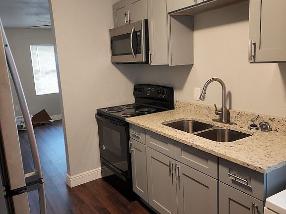 3rd image of 2401 Avenue G #A