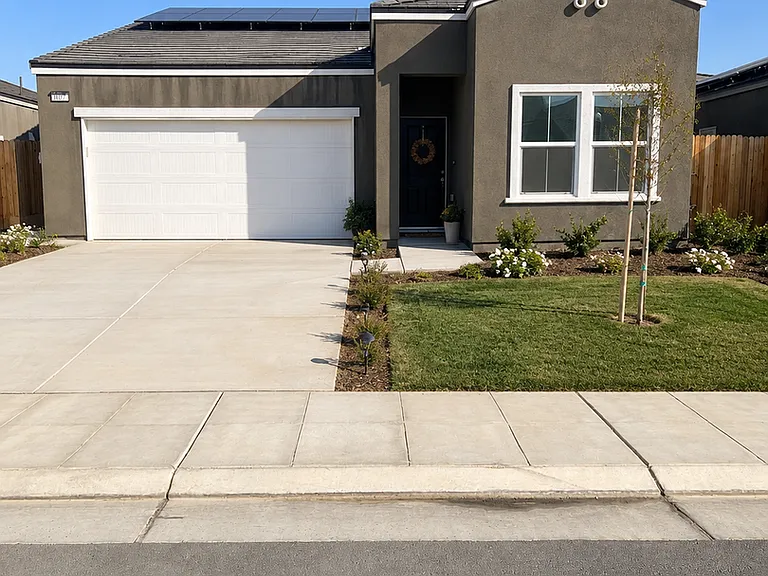 1027 Deerhorn Dr W — Photo 1