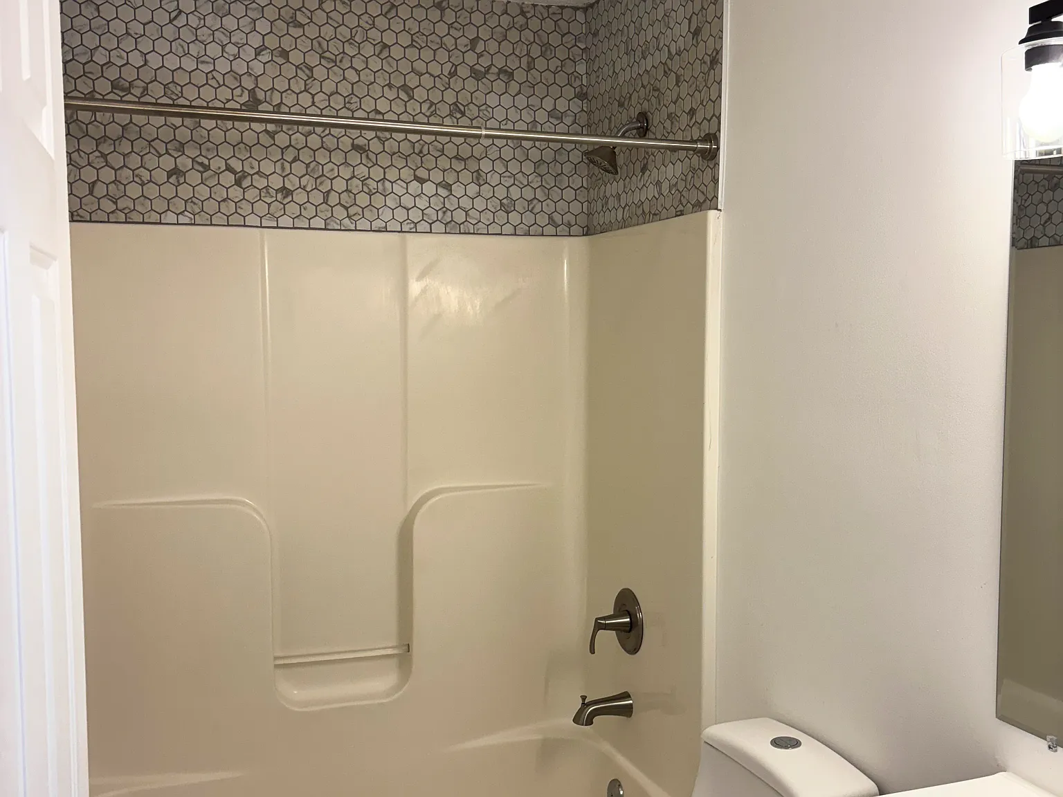 3 bed, 1250 sqft, $2,000 — Photo 4