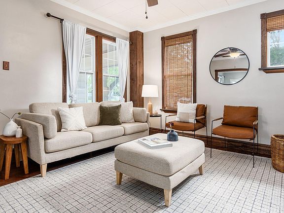 4th image of 3296 Columbus St