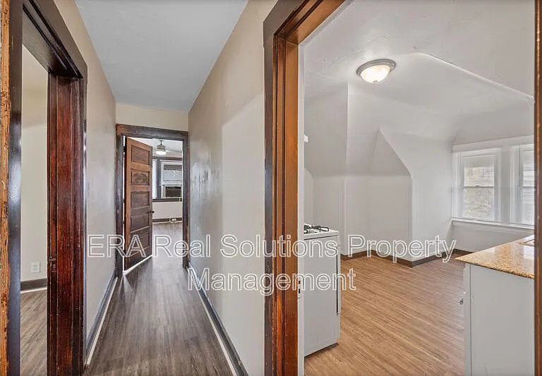 816 Windham Ave #1 — Photo 17
