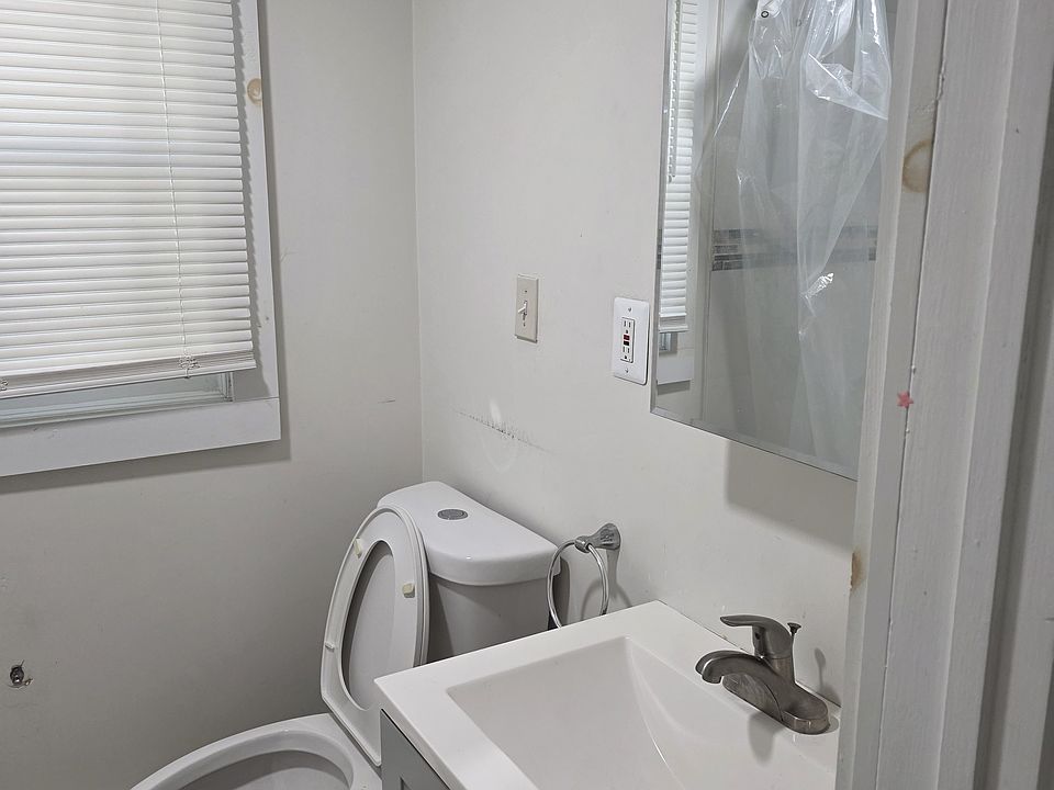 1st image of 171 Chatham St Floor 1