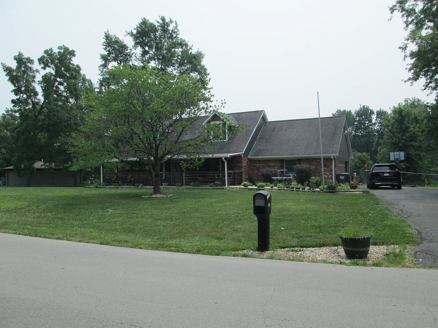 3981 Shadow Hill Ln photo 1