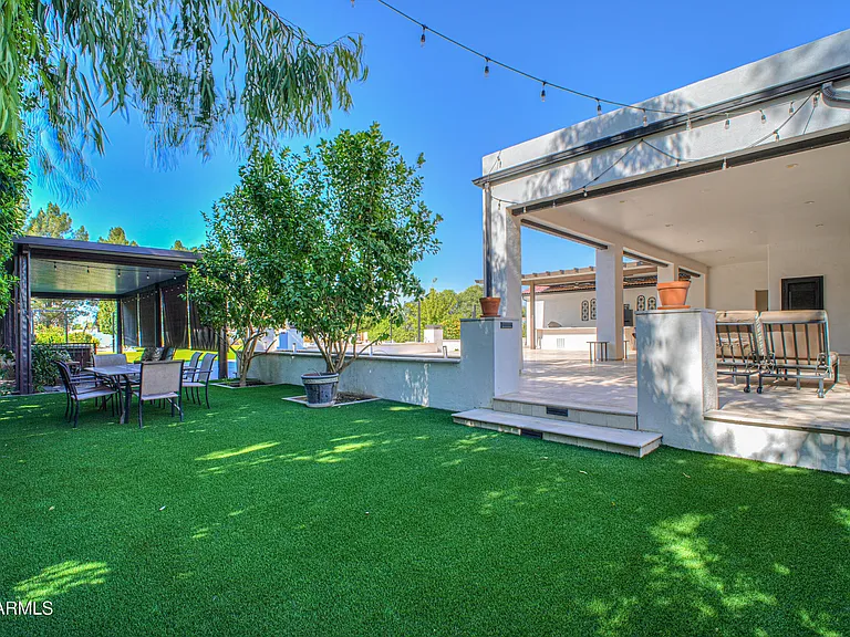 12424 E Victoria St — Photo 93