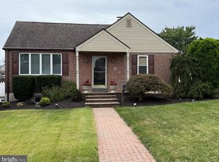 29 Pleasant Rd, Broomall, PA 19008
