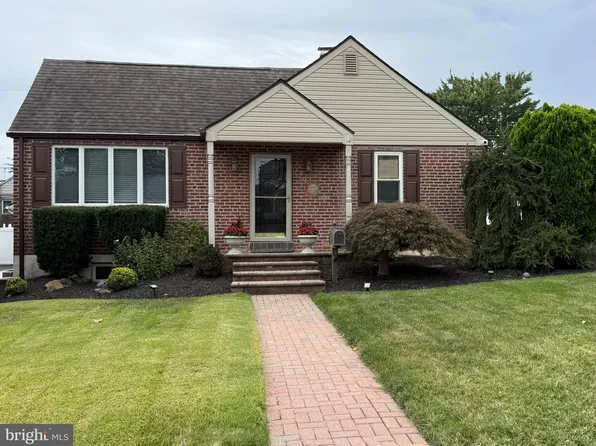 29 Pleasant Rd, Broomall, PA 19008