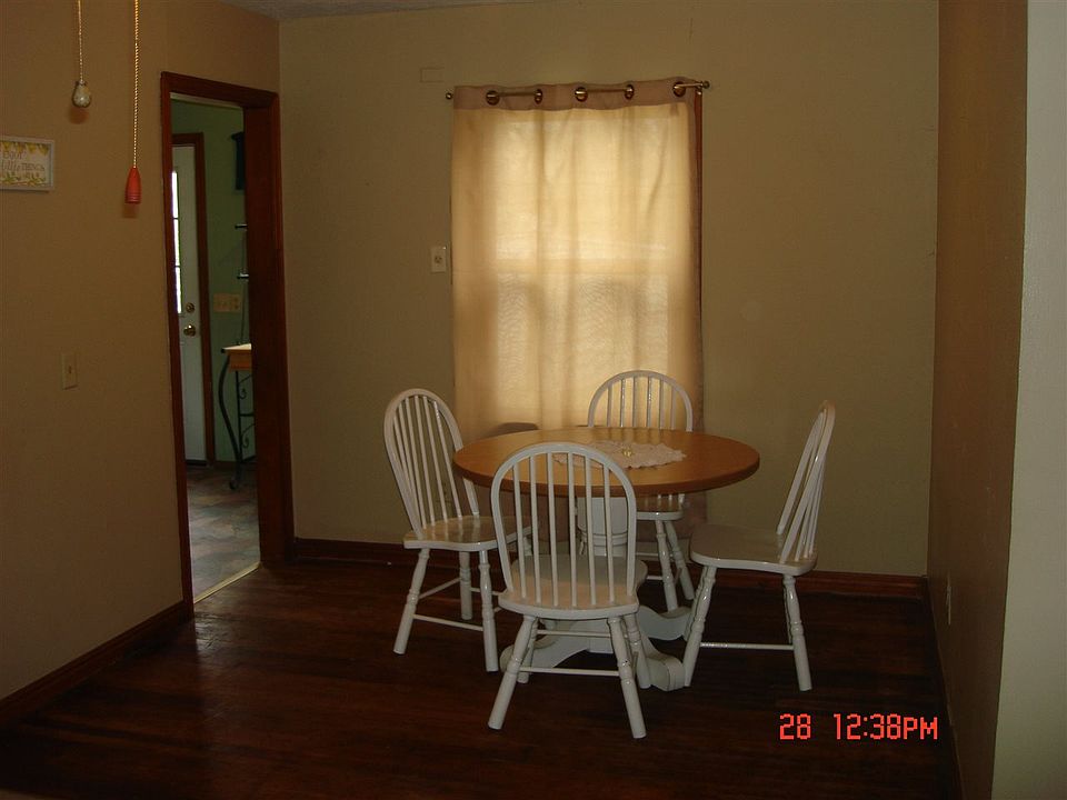 2nd image of 910 N 5th St