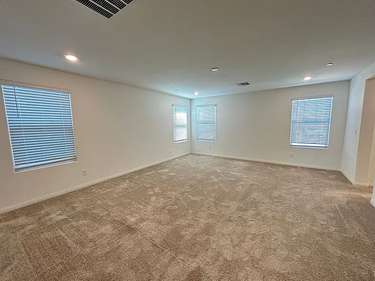 2677 Gallarate Dr — Photo 16