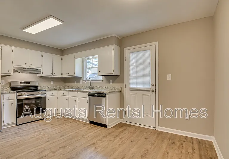 148 Chalet North Ct #148 — Photo 6