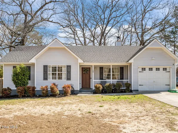 109 Carriage Hills Court, Richlands, NC 28574