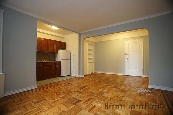 Rented by Norman Raindel, LREB | media 11