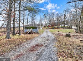 50 Bass Lake Rd, Etters, PA 17319