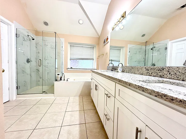 5500 Hill Haven Ct — Photo 10