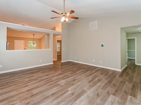 5th image of 3023 Edmonton Pl