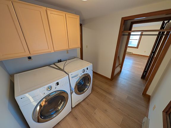 5th image of 28 Willow St Floor 2