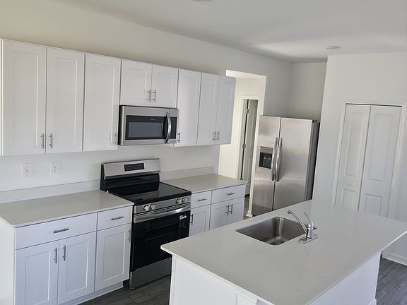 4th image of 3795 NE 32nd Ct