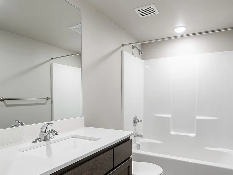 Pioneer Apartments — Photo 9