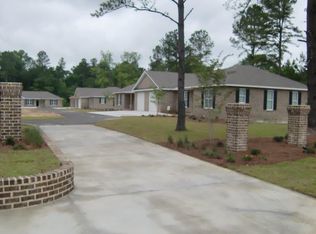 600 Country Club Rd APT E1, Dublin, GA 31021