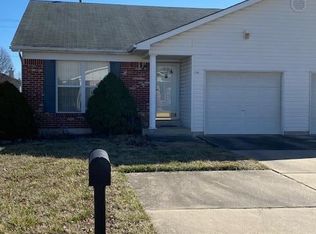 1746 Summergate Estates Dr, Saint Peters, MO 63303