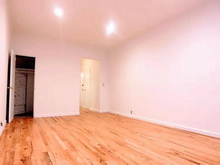 590 3rd Ave #3D — Photo 2