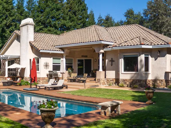 19737 Escada Ct, Redding, CA 96003